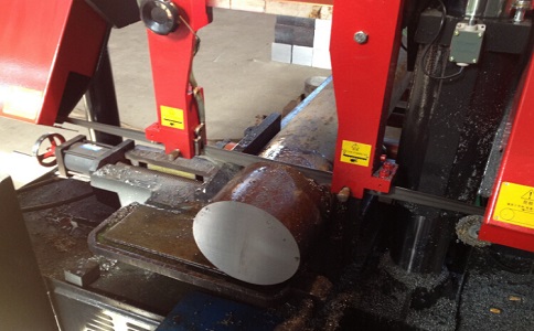 南丰卧式带锯床加工时出现明显振荡如何排查？